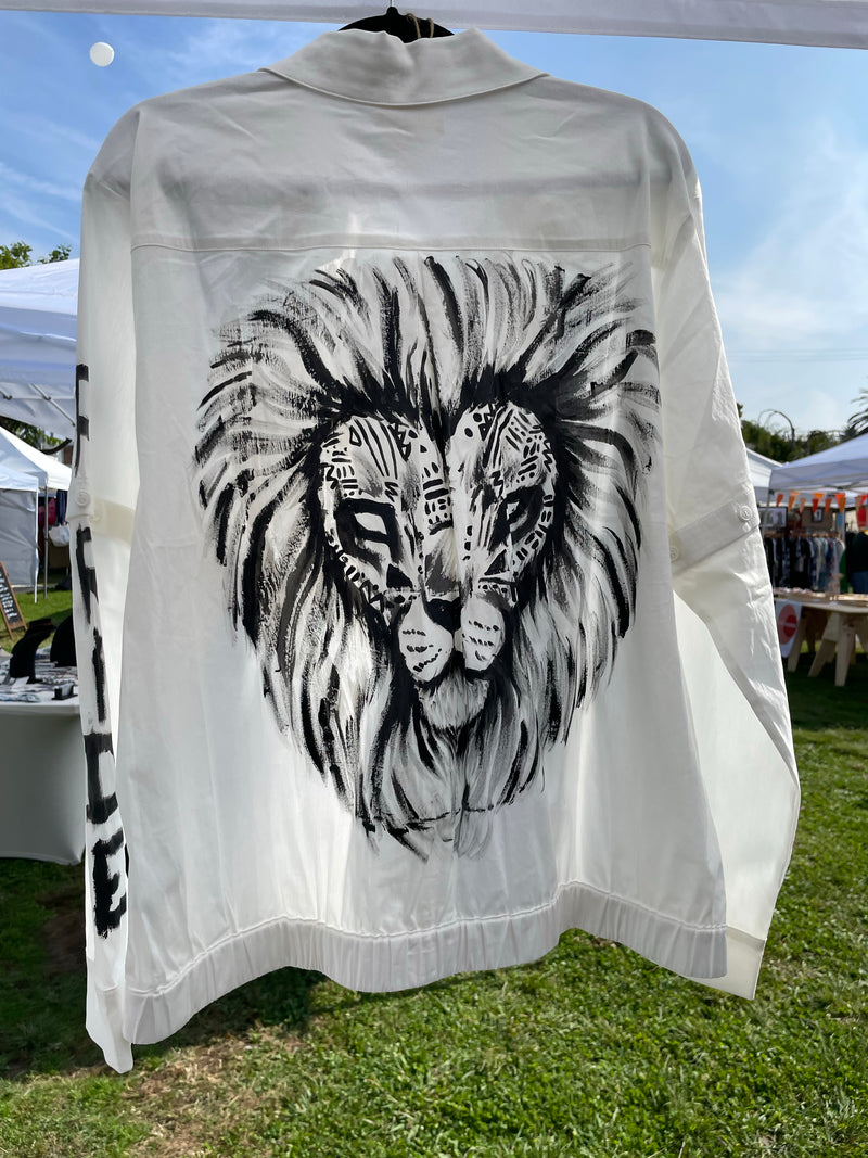 Cassi-Print Upcycled Hand-Painted 2-way Shirt, Wht/Blk Lion