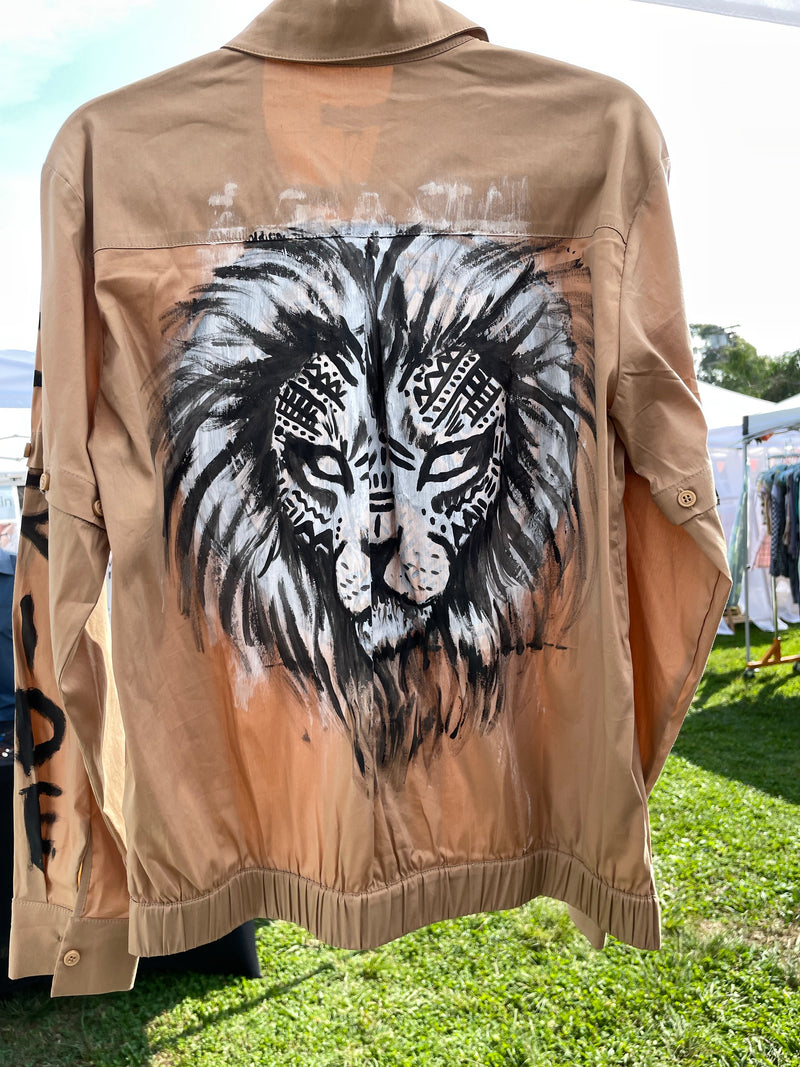 Cassi-Print Upcycled Hand-Painted 2-way Shirt, Kha/Blk Lion